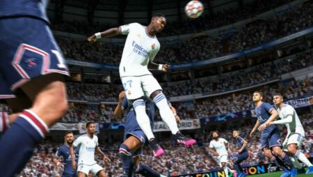 FIFA 22 出现在游戏的第一个镜头中