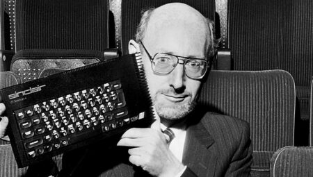 新闻摘要：克莱夫·辛克莱 (Clive Sinclair) 去世、新的大屠杀、战场延期和现代战争的延续