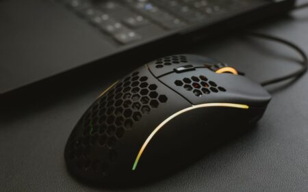 Explore precise control with wired mouses