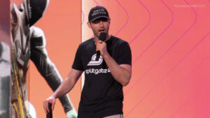 Ředitel 1047 Games se omluvil za svou kšiltovku